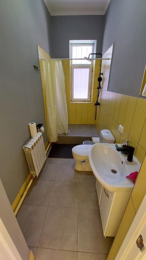Check Inn Hostel Алматы Экстерьер фото