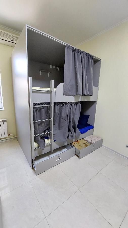 Check Inn Hostel Алматы Экстерьер фото