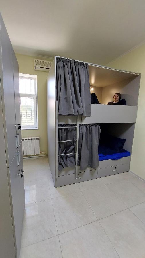Check Inn Hostel Алматы Экстерьер фото