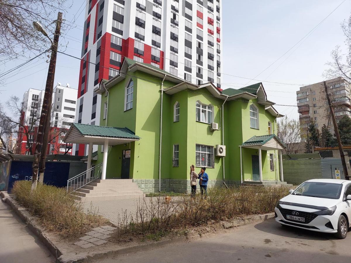 Check Inn Hostel Алматы Экстерьер фото